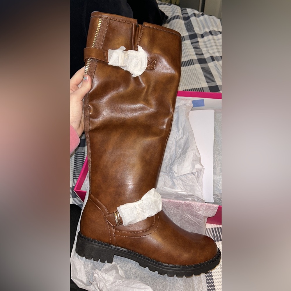 knee high brown boots